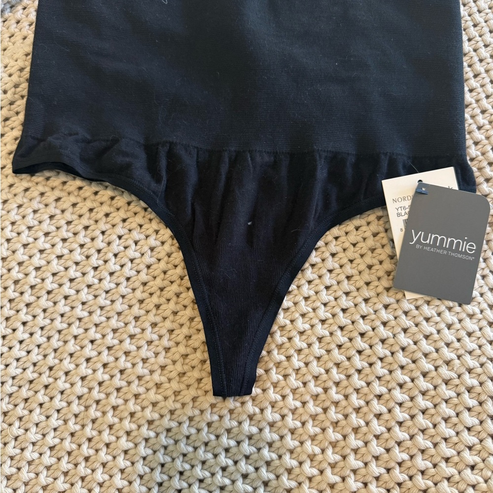 Yummie by Heather Thomson Black Seamless Thong – NWT (S/M)